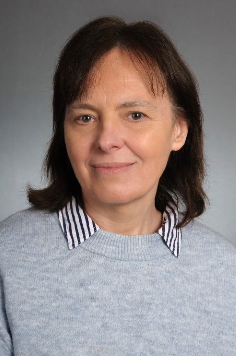 Dézsmási Attiláné