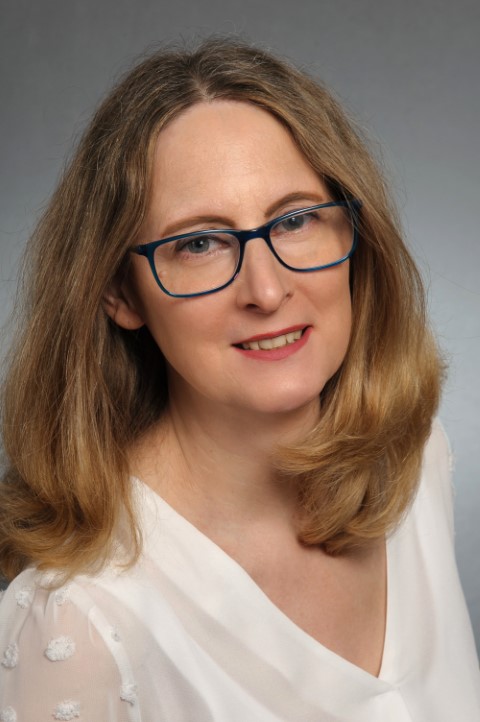 Domschitzné Darvas Júlia