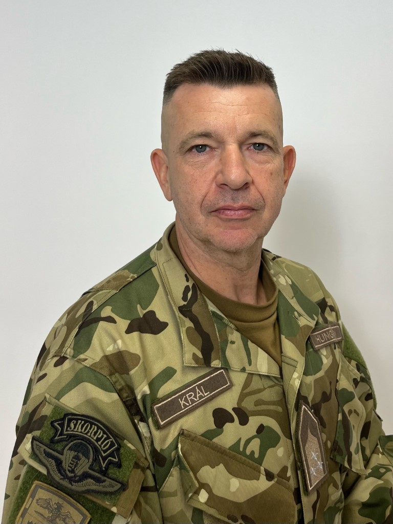 Katonaság – Král Attila