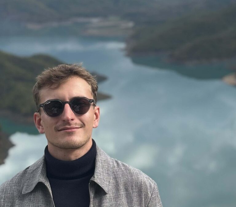 Kommunikáció – gazdasági elemző