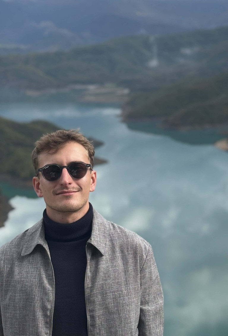 Kommunikáció – gazdasági elemző