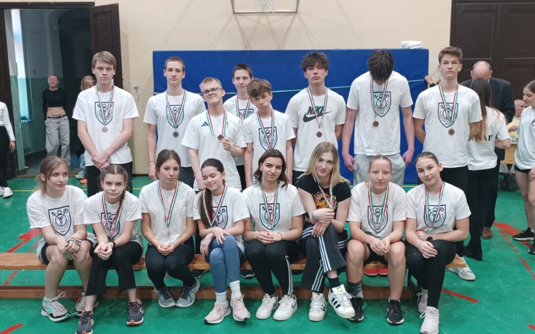 Kötélmászó verseny a Petőfi Gimnáziumban